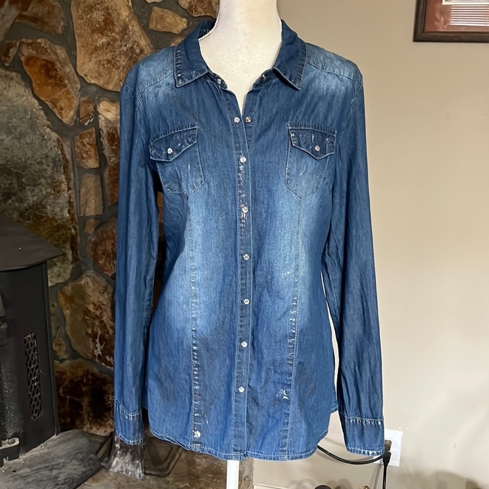 CARTISE Snap Front Long Sleeve Shirt with Metallic Accents